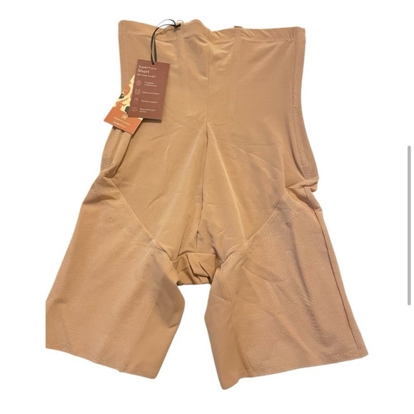 NWT-Superpower Short Shapewear - Picture 6 of 10